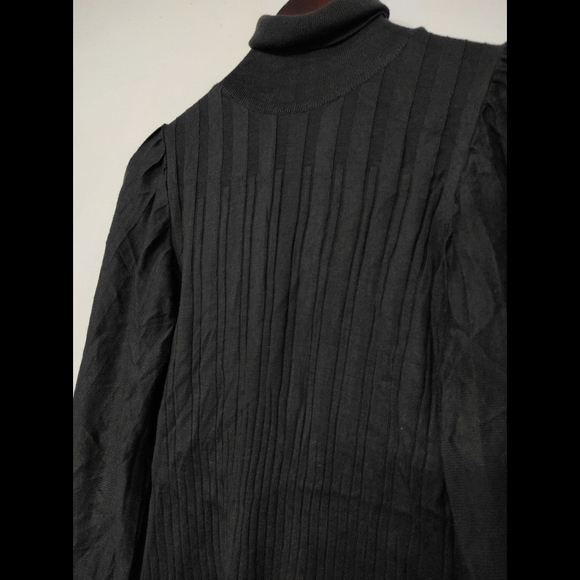 Puffed Sleeve Turtleneck sweater - Picture 4 of 11